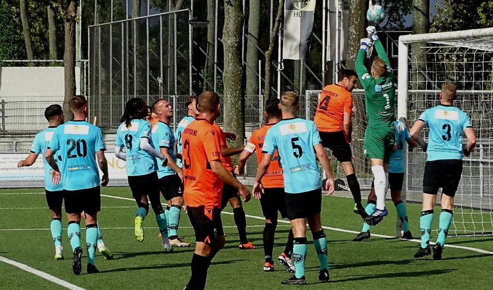 GROOT VLAARDINGEN: CION houdt hoofd koel en int punten - Groot geworden