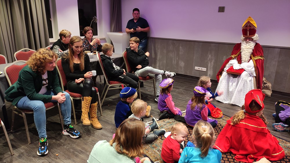 Sint brengt bezoek aan de Faantjes - CV De Faant