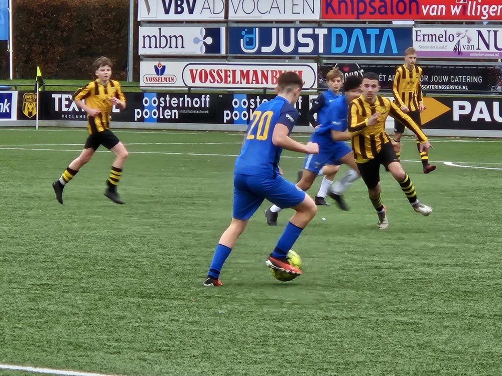 DVS 33 Ermelo JO15 1 Versus Global Football Academy DVS 33 Ermelo
