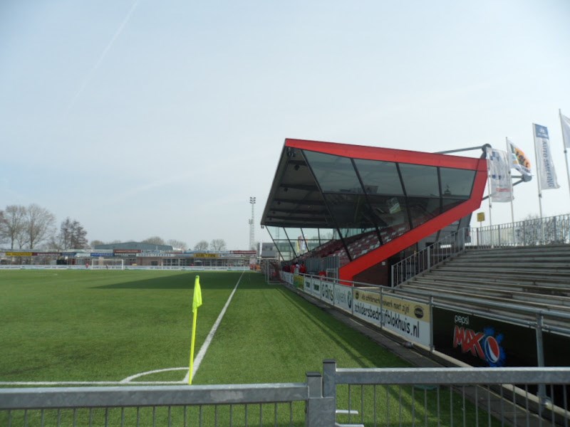 DVS 33 Ermelo Bezoekt Titelpretendent IJsselmeervogels DVS 33 Ermelo