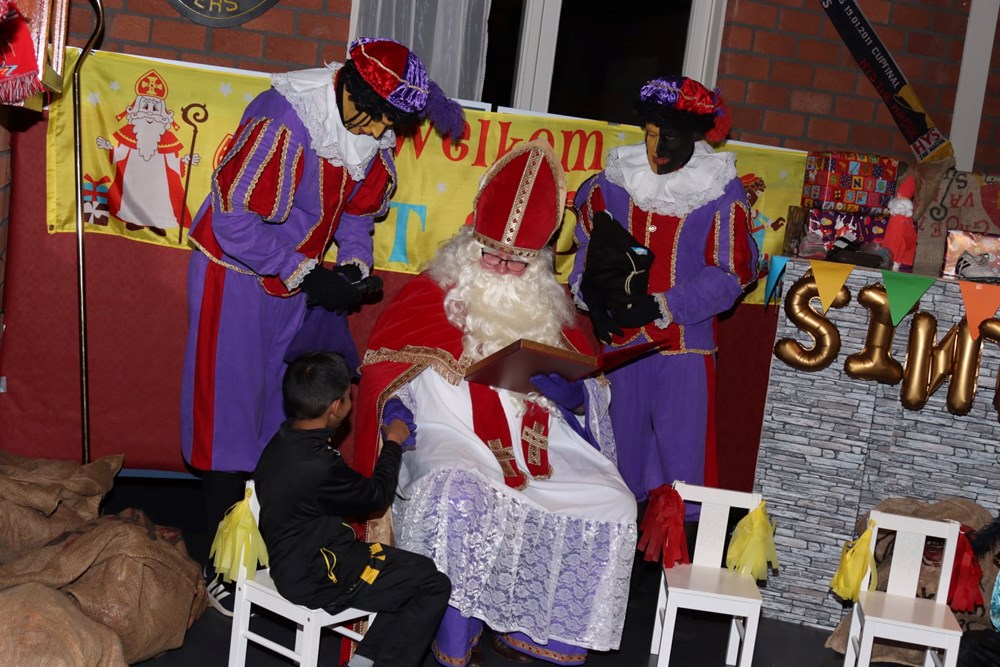 Sinterklaas op RAS: Er zijn geen stoute kinderen bij - Hvv RAS