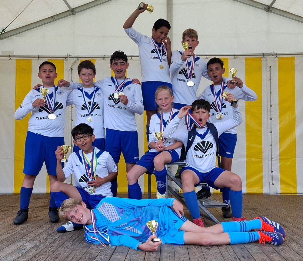 DEM JO11-04 kampioen