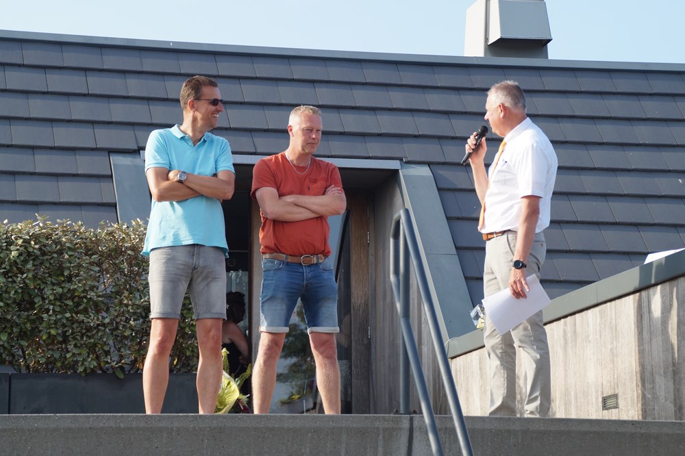 Ronald Riemersma en Robert de Vries krijgen zilveren KNVB-speld ...