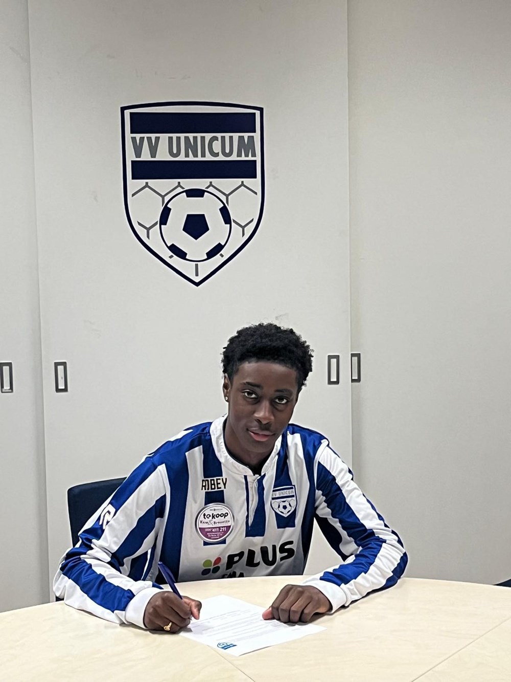 Alverio Wassenaar tekent contract bij VV Unicum tot en met seizoen 26/ ...
