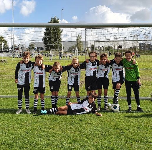 Foto_JO11-1_1_VV_Dubbeldam_thuis.jpg